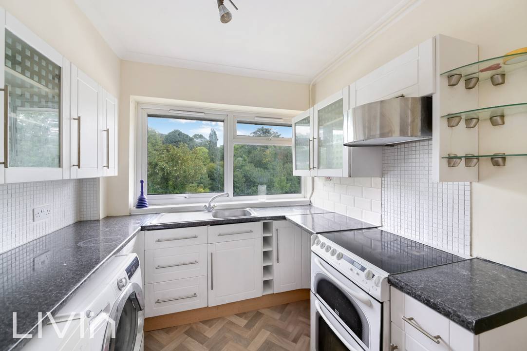 2 bed apartment for sale in Chatsworth Road, Croydon 4