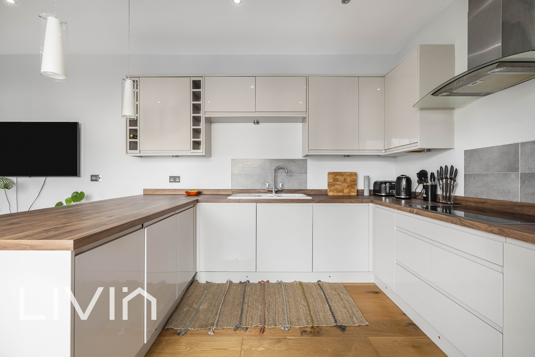 1 bed apartment for sale in Chatsworth Road, Croydon 6