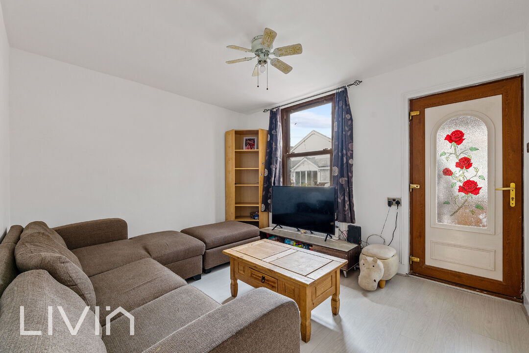 2 bed terraced house for sale in Elmers Road, London  - Property Image 2