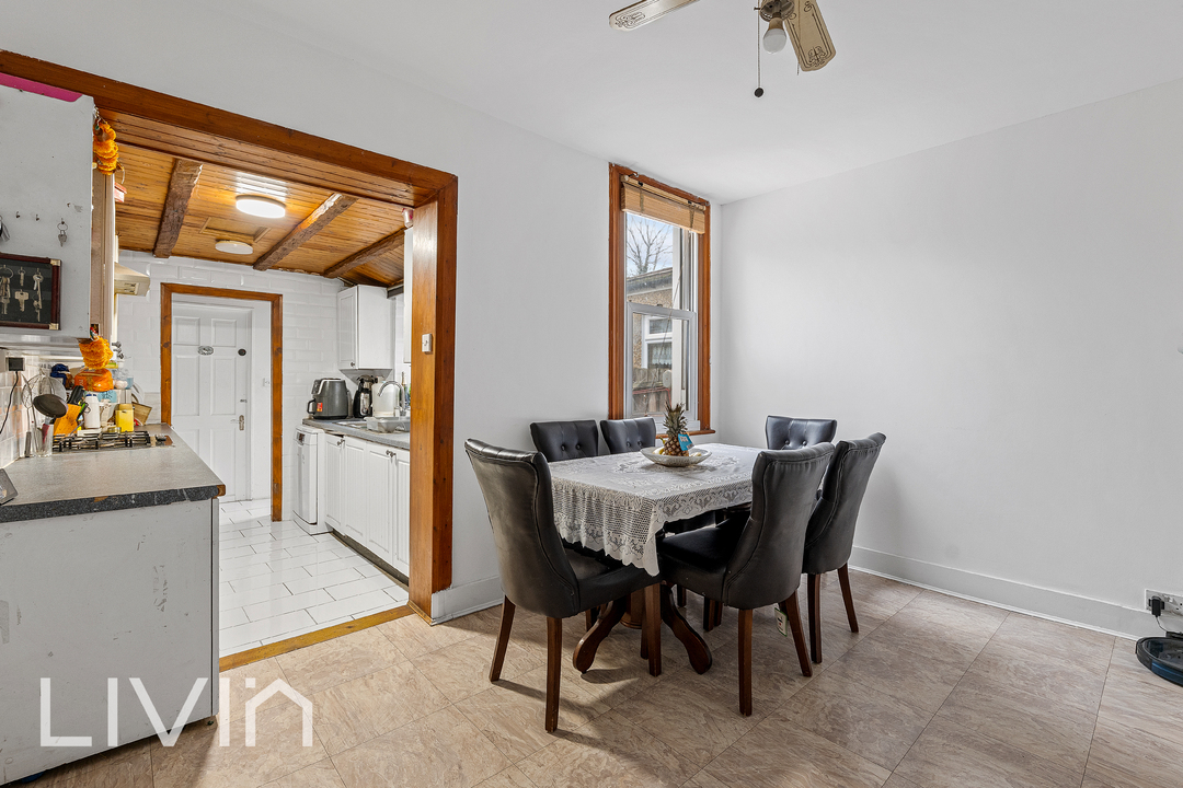 2 bed terraced house for sale in Elmers Road, London  - Property Image 4