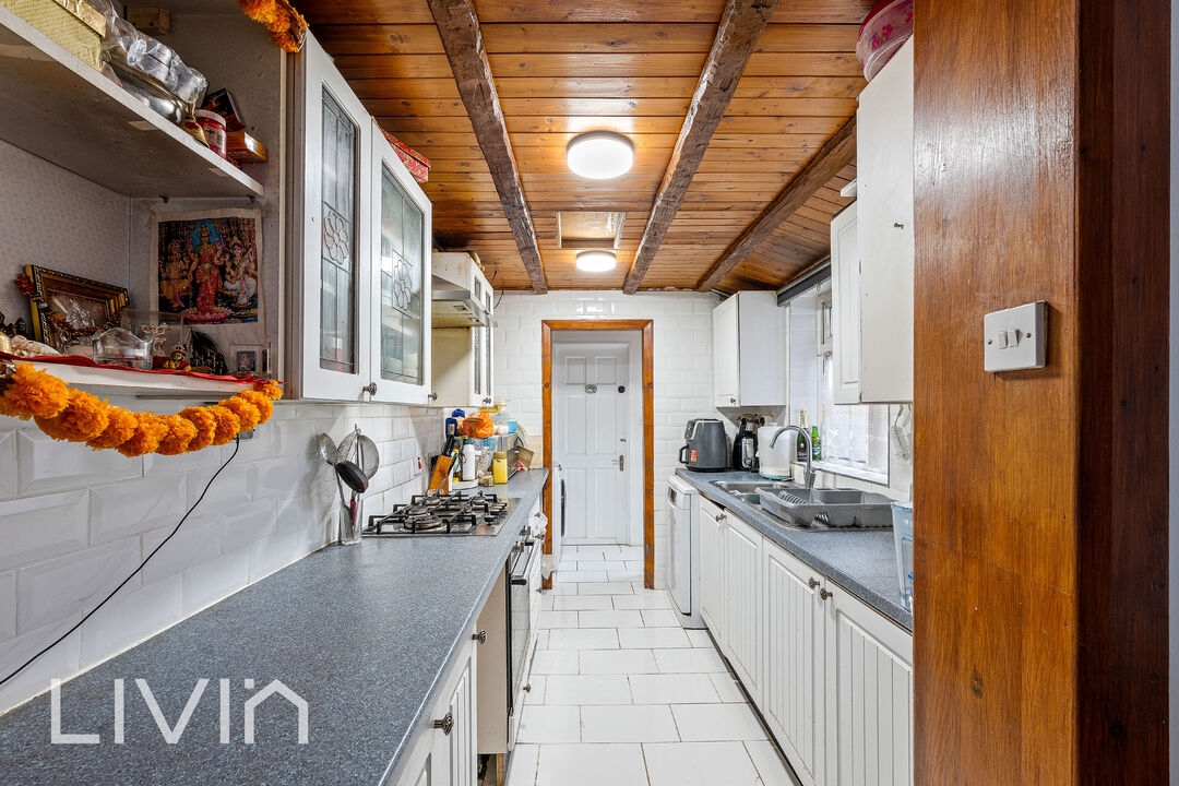 2 bed terraced house for sale in Elmers Road, London  - Property Image 6