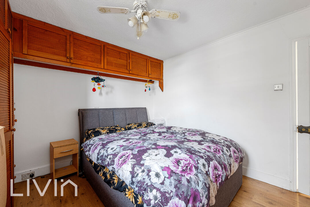 2 bed terraced house for sale in Elmers Road, London  - Property Image 9