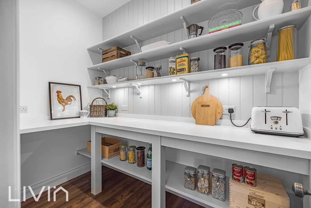 3 bed end of terrace house to rent in Tanfield Road, Croydon 10