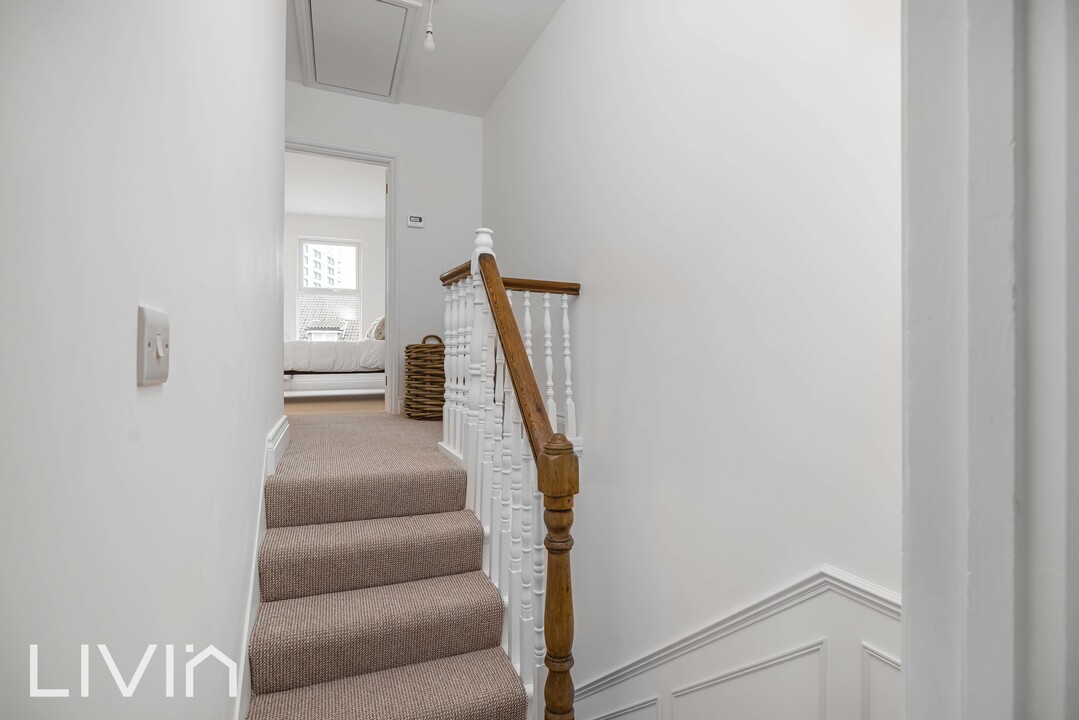 3 bed end of terrace house to rent in Tanfield Road, Croydon 13