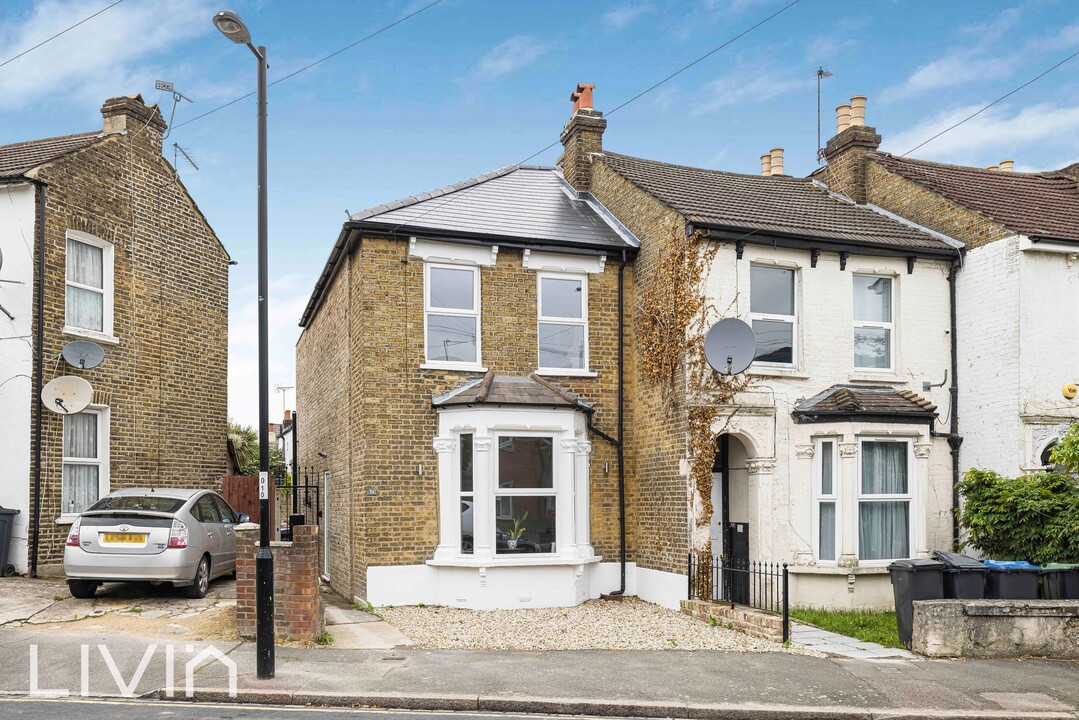 3 bed end of terrace house to rent in Tanfield Road, Croydon  - Property Image 1