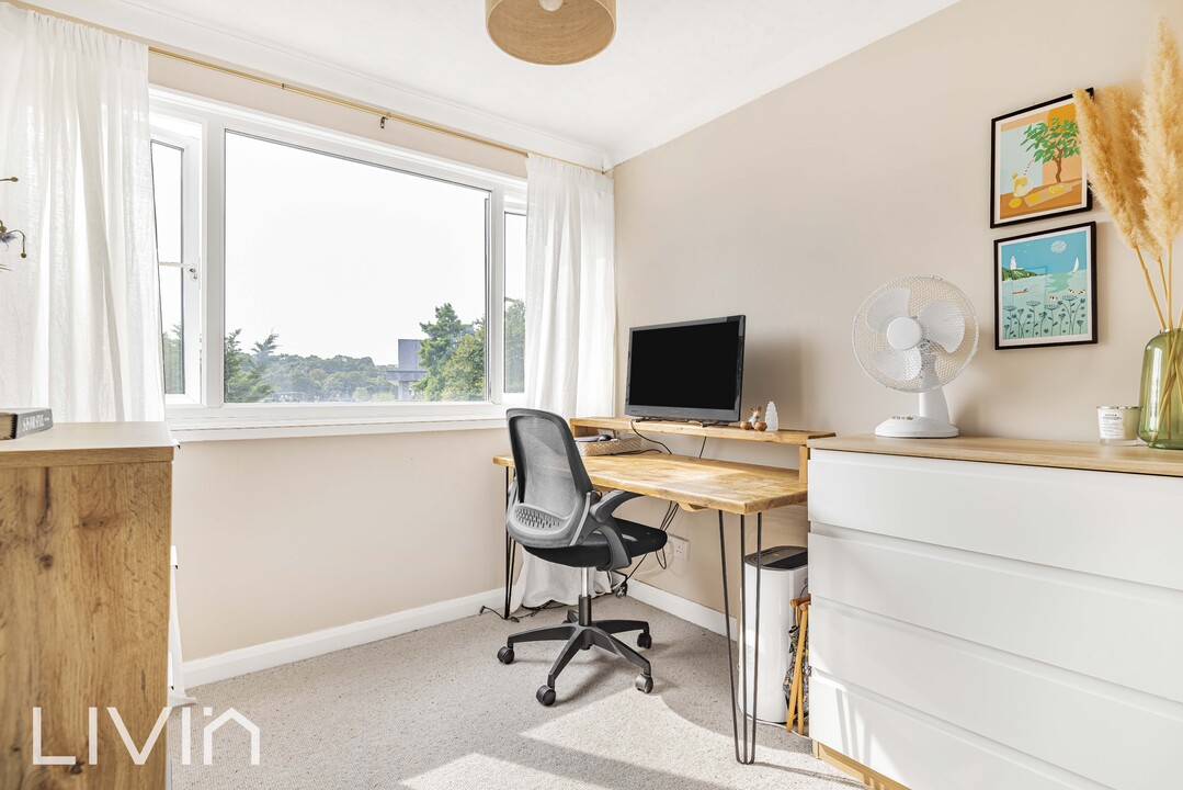 3 bed apartment for sale in Woodvale Walk, London 18