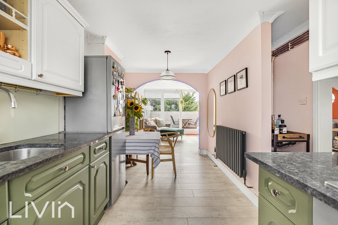 3 bed apartment for sale in Woodvale Walk, London 4