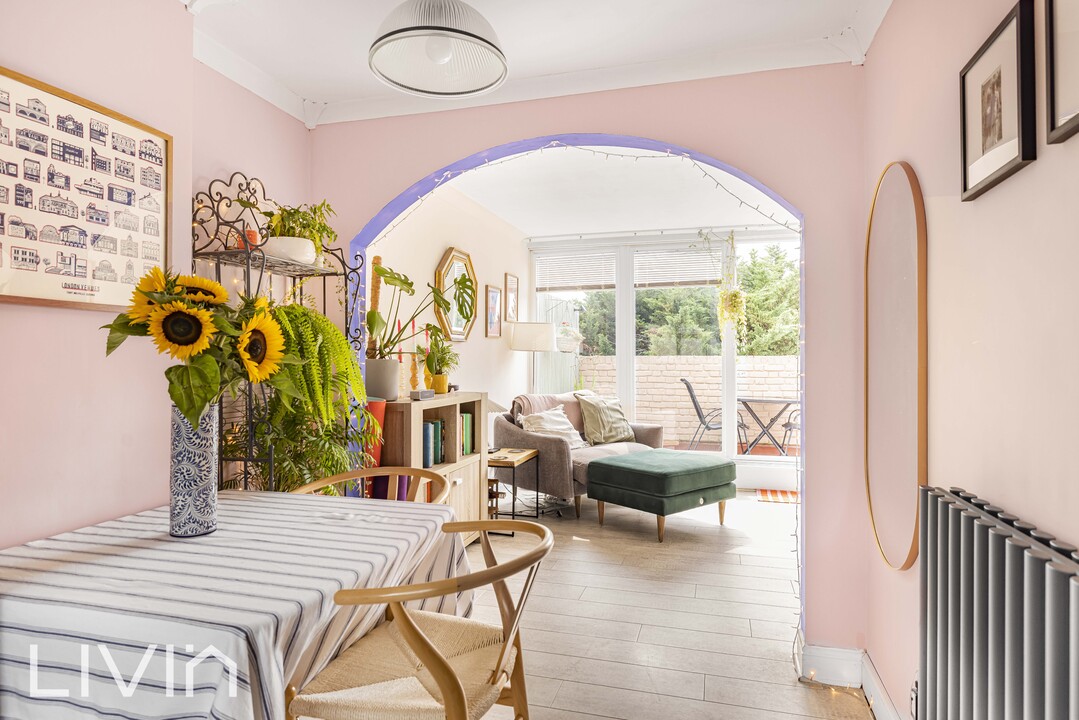 3 bed apartment for sale in Woodvale Walk, London 5