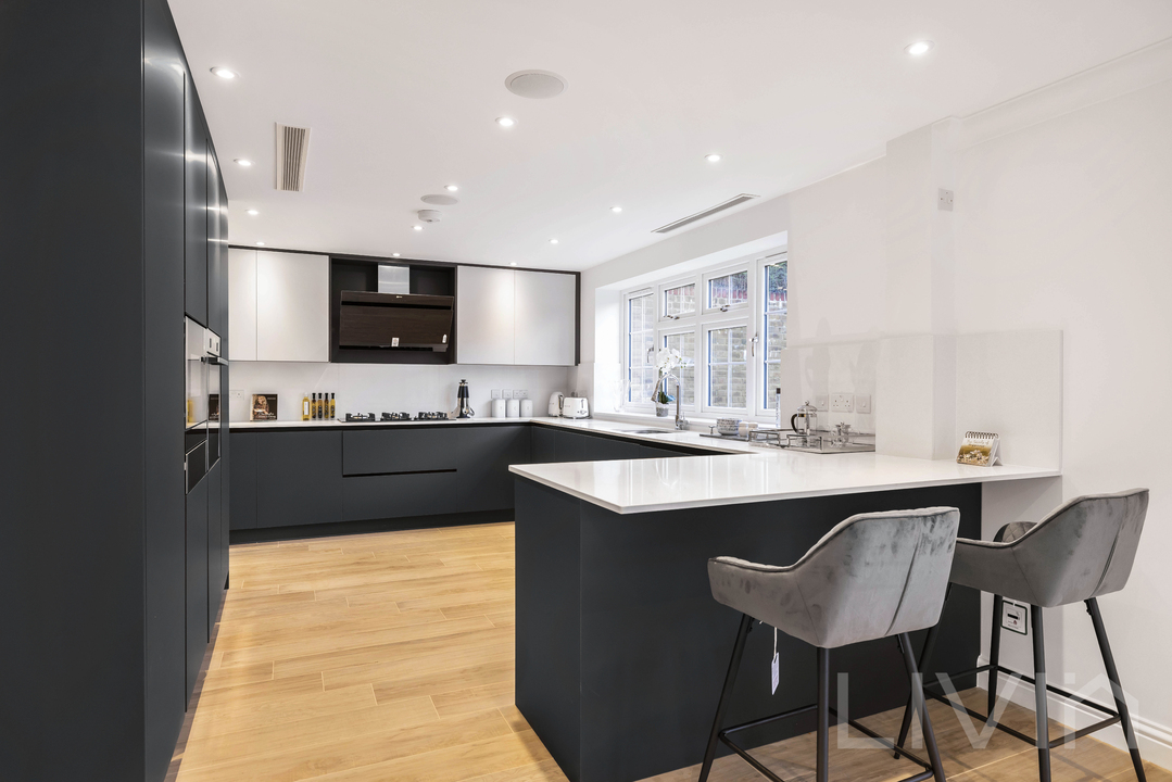 4 bed detached house for sale in The Wend, Coulsdon 14