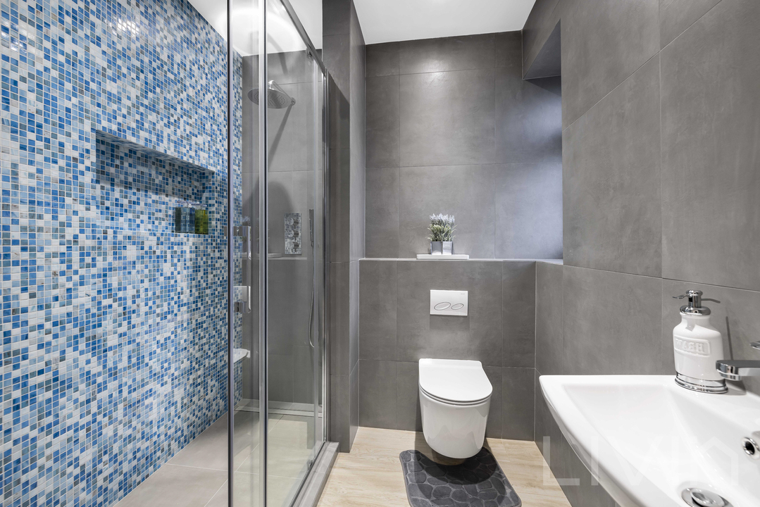 4 bed detached house for sale in The Wend, Coulsdon 7