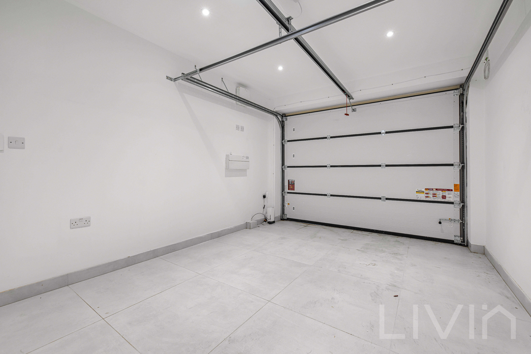 4 bed detached house for sale in The Wend, Coulsdon 12