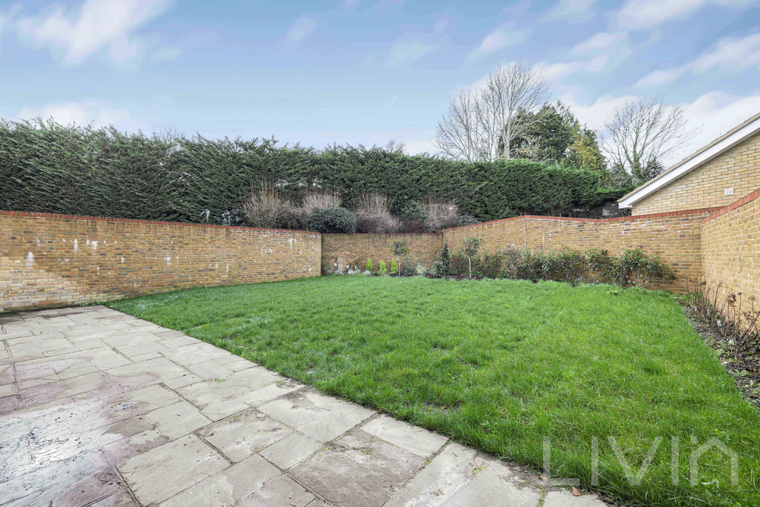 4 bed detached house for sale in The Wend, Coulsdon 13