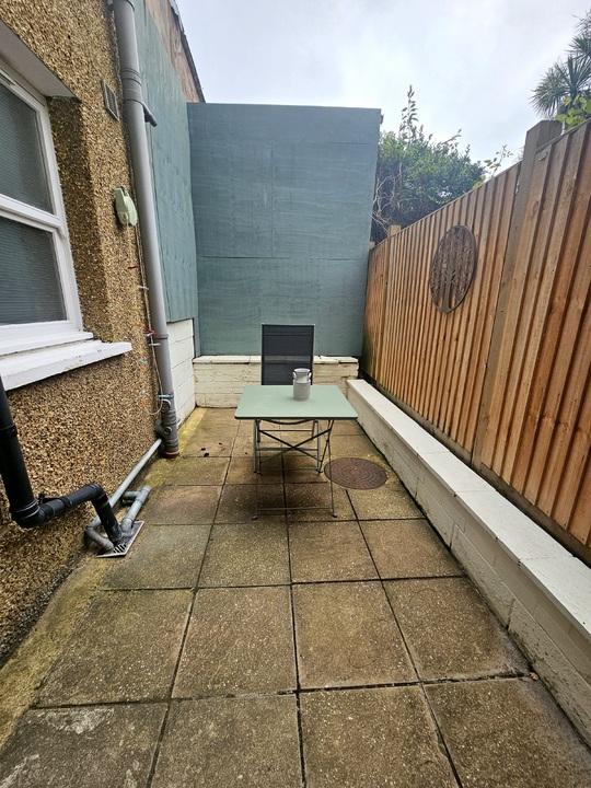 2 bed apartment for sale in Dartnell Road, Croydon 16