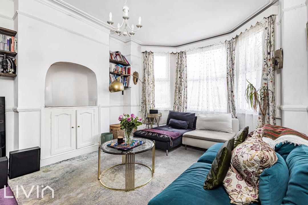 1 bed apartment for sale in Lodge Road, Croydon 6