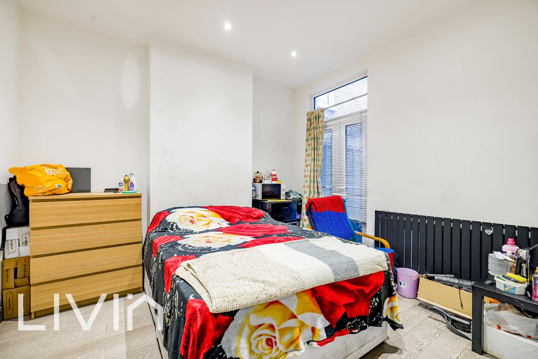 4 bed terraced house for sale in Stuart Road, Thornton Heath  - Property Image 6