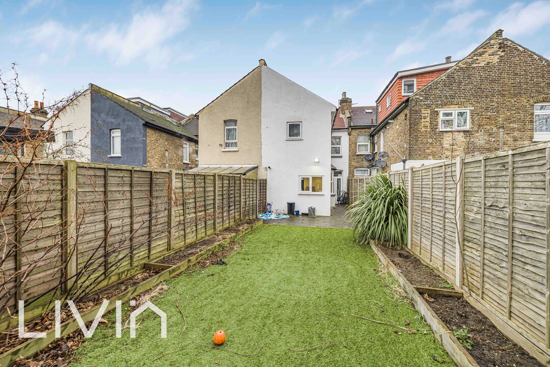 4 bed terraced house for sale in Stuart Road, Thornton Heath  - Property Image 14