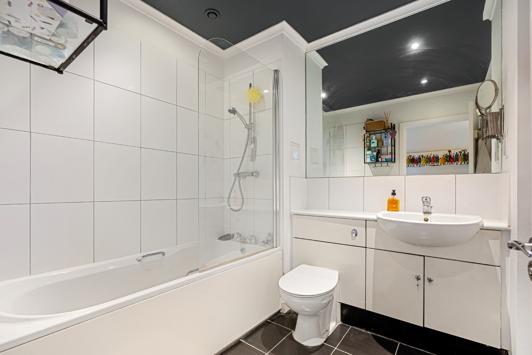 1 bed apartment for sale in Whitestone Way, Croydon 8