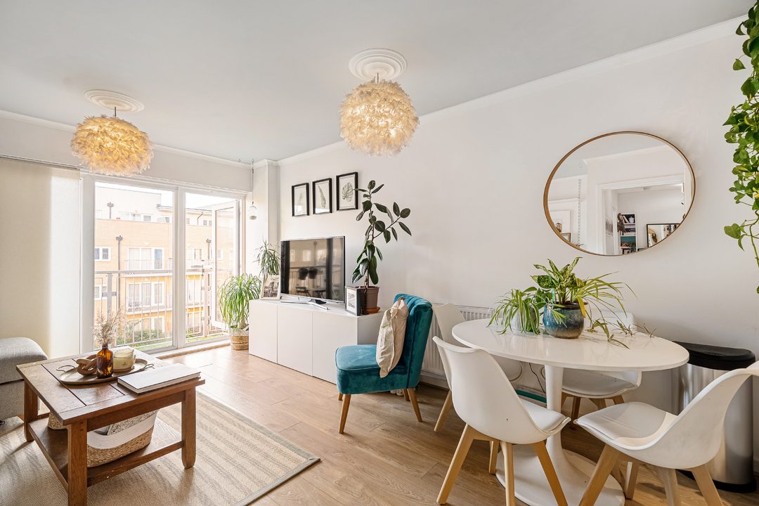 1 bed apartment for sale in Whitestone Way, Croydon 5