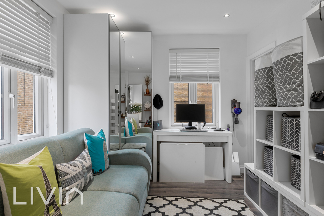 Apartment for sale in Borough Hill, Croydon 4