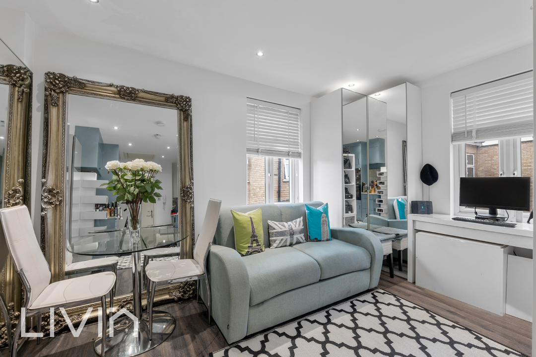 Apartment for sale in Borough Hill, Croydon 7