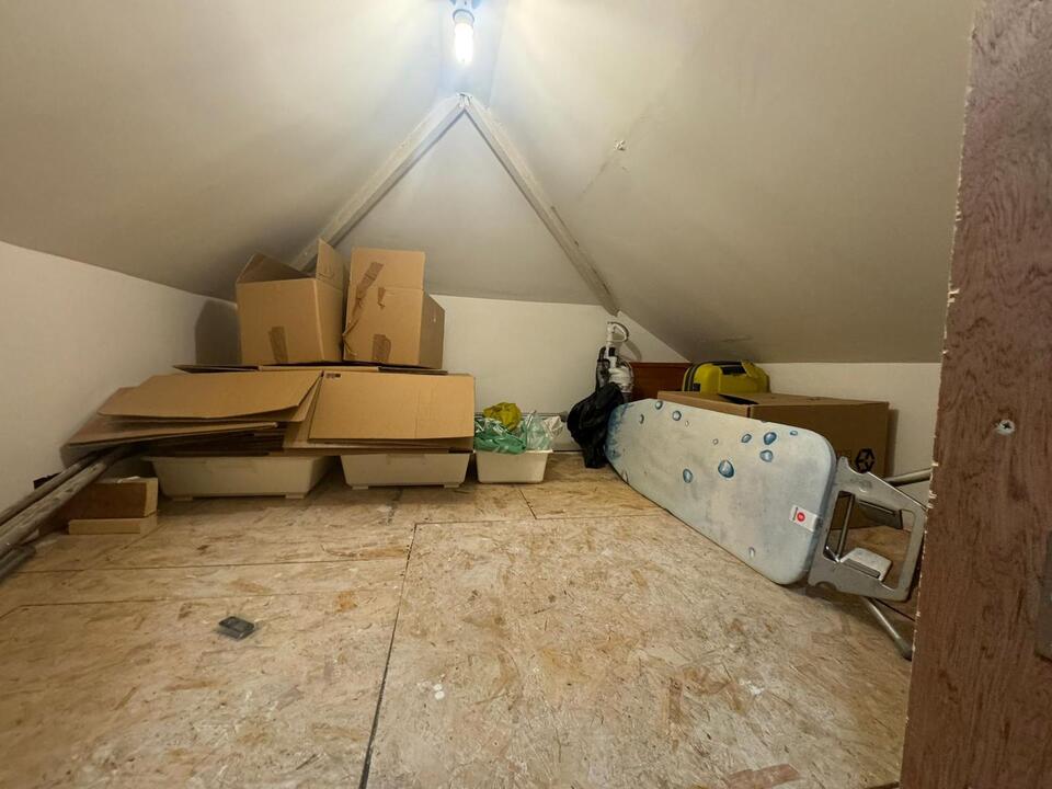 Apartment for sale in Borough Hill, Croydon 14