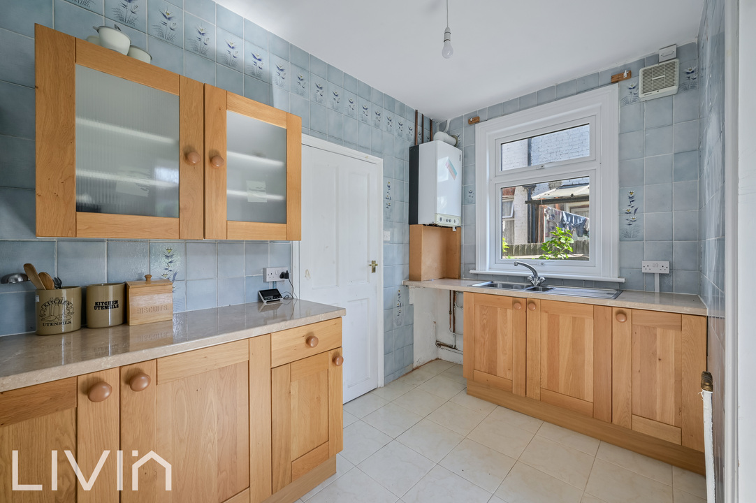 3 bed semi-detached house for sale in Elmwood Road, Croydon 6
