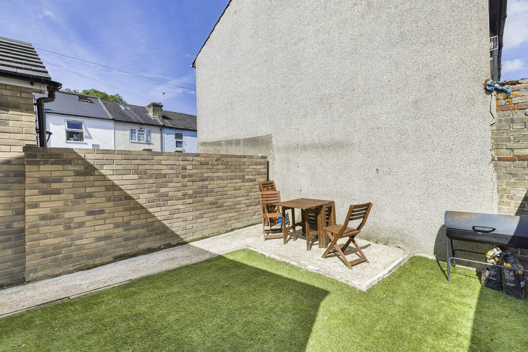 3 bed terraced house for sale in Cuthbert Road, Croydon 2