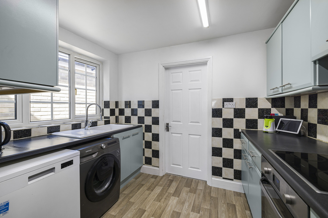 3 bed terraced house for sale in Cuthbert Road, Croydon 8