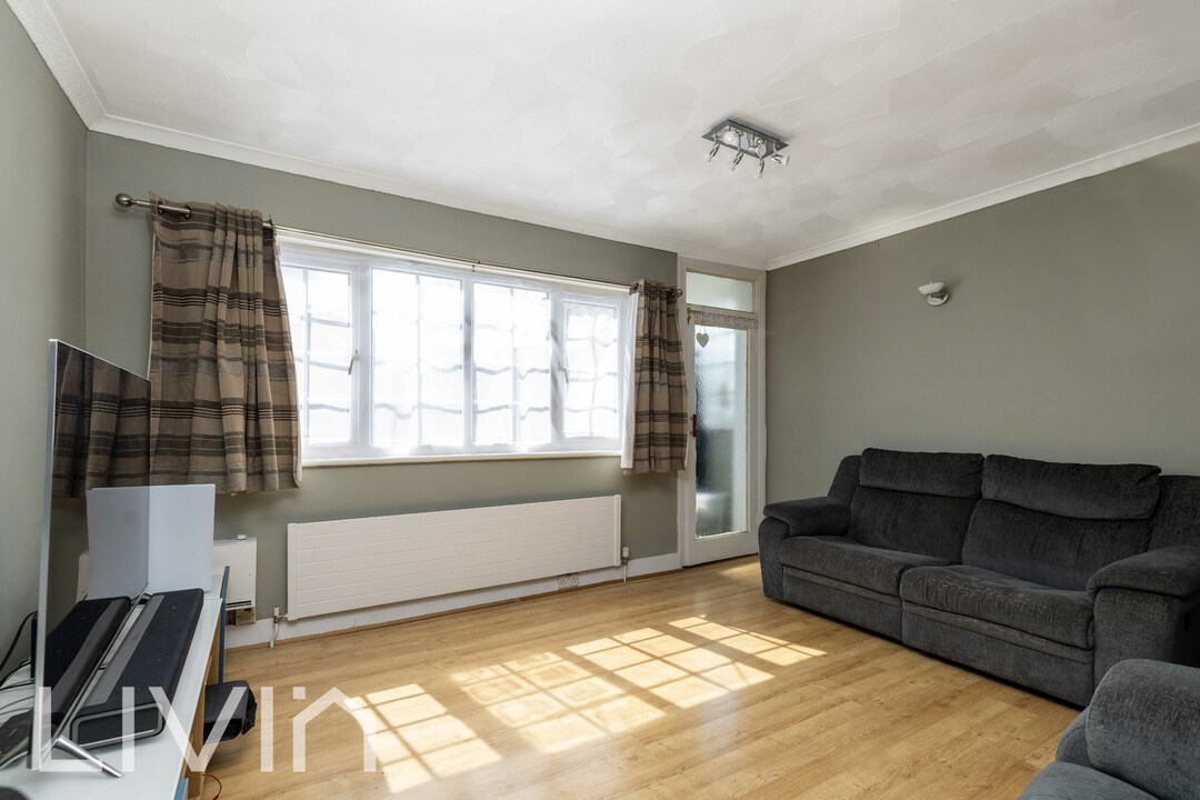 3 bed terraced house for sale in Cuthbert Road, Croydon 4