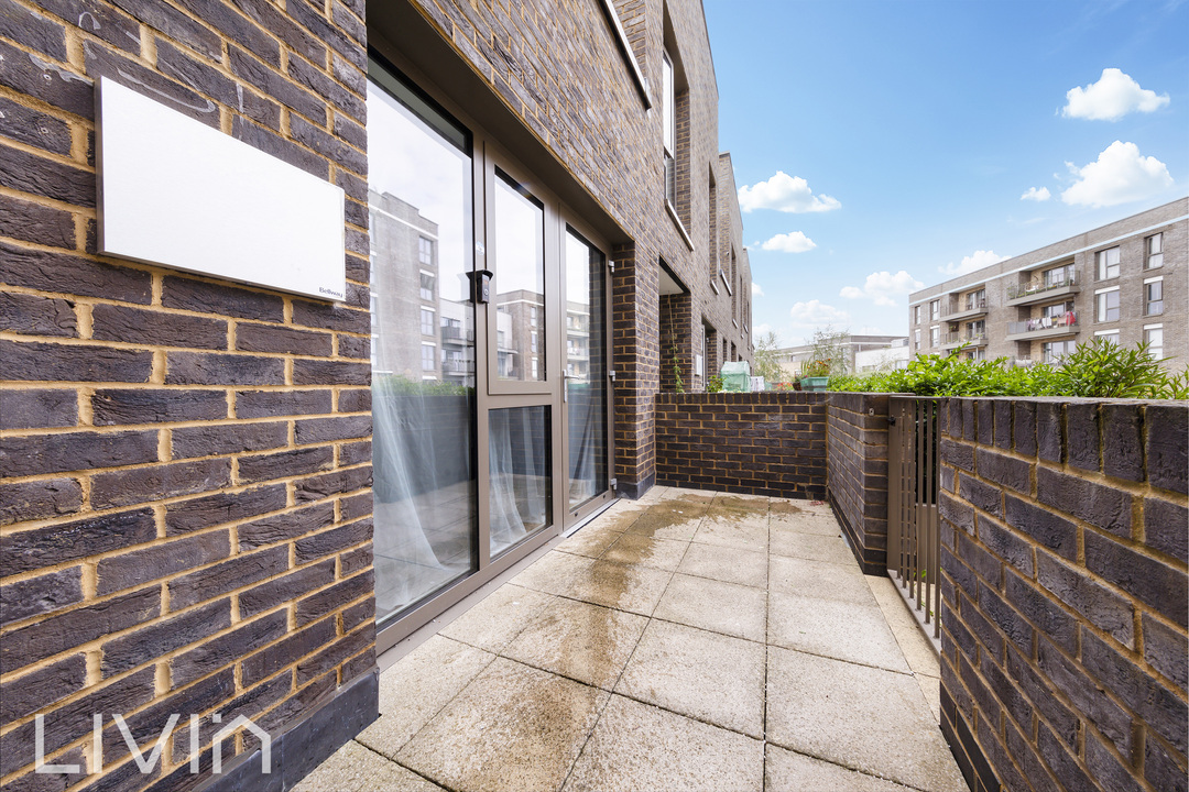 2 bed apartment for sale in Purley Way, Croydon 9