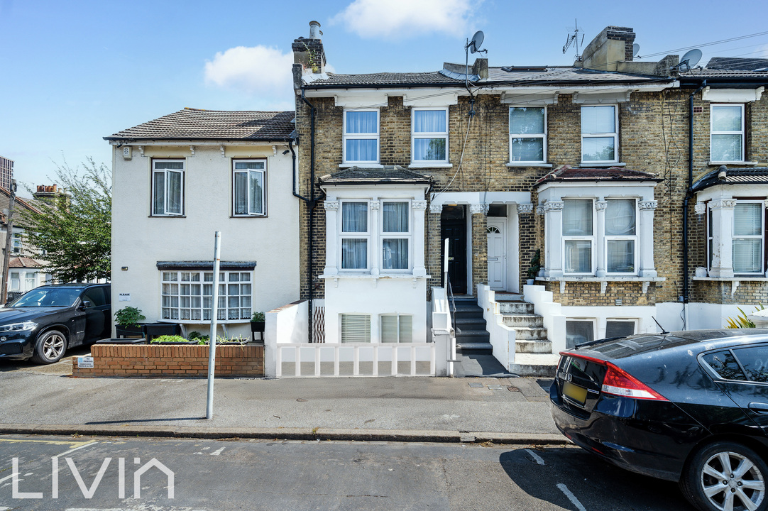 1 bed apartment for sale in Tanfield Road, Croydon - Property Image 1