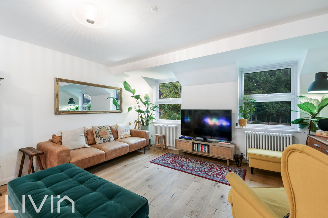 2 bed apartment for sale in Temple Road, Croydon 3