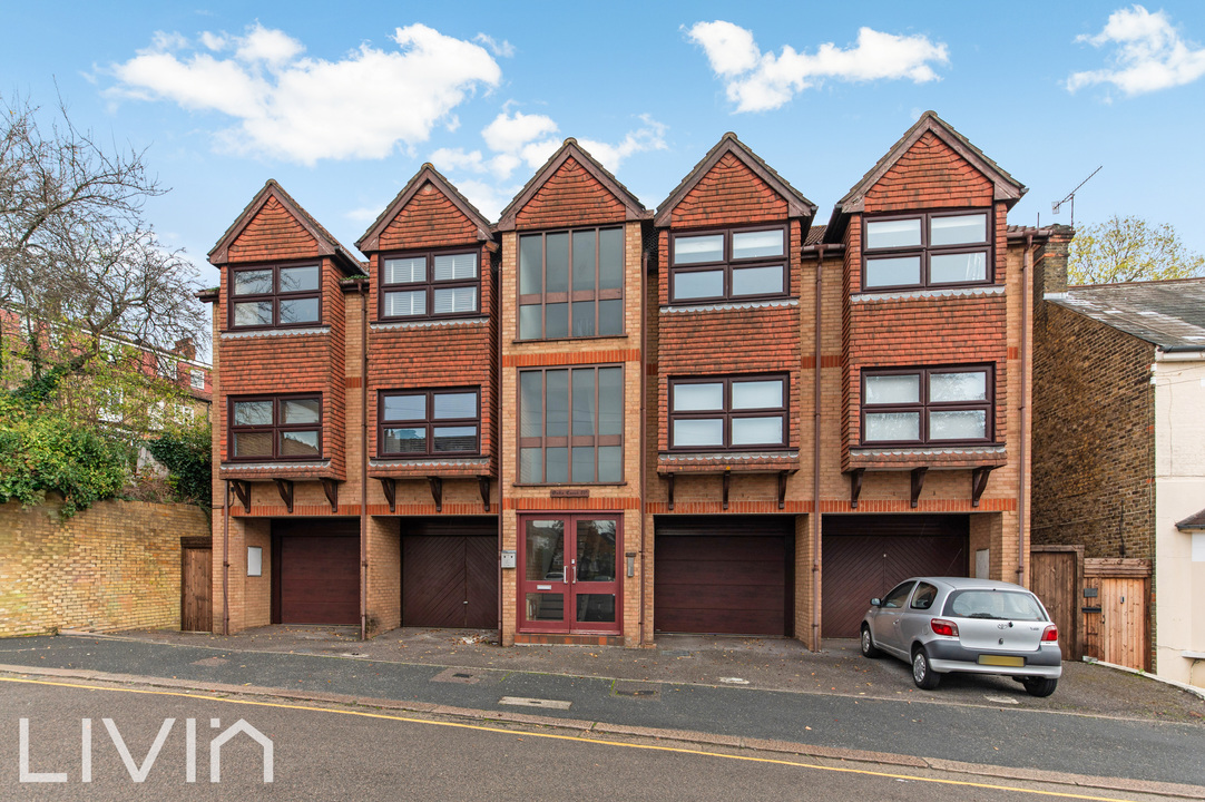 2 bed apartment for sale in Temple Road, Croydon 14