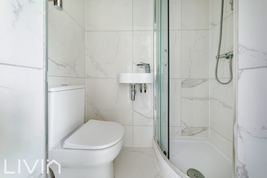 3 bed terraced house for sale in Malcolm Road, London  - Property Image 6
