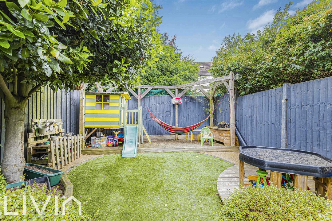 4 bed end of terrace house for sale in Falkland Park Avenue, South Norwood 10