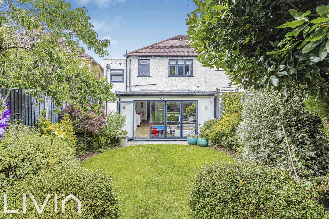 4 bed end of terrace house for sale in Falkland Park Avenue, South Norwood 11