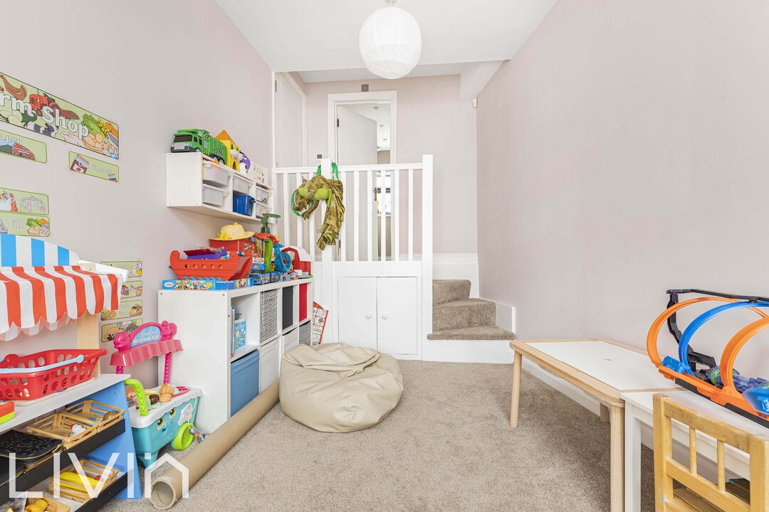 4 bed end of terrace house for sale in Falkland Park Avenue, South Norwood 13
