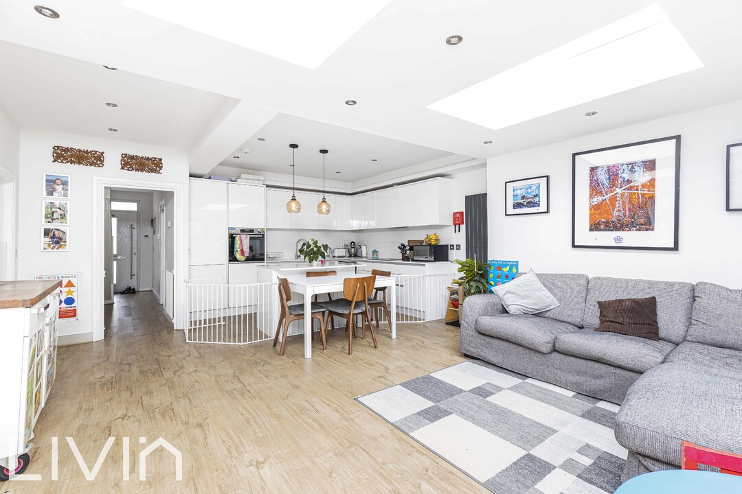 4 bed end of terrace house for sale in Falkland Park Avenue, South Norwood  - Property Image 8