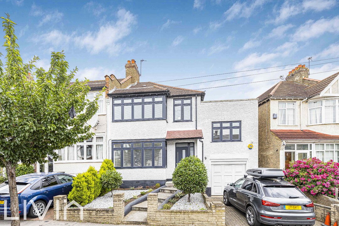 4 bed end of terrace house for sale in Falkland Park Avenue, South Norwood  - Property Image 1