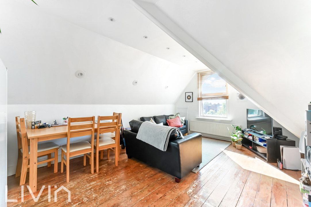 2 bed apartment for sale in Bedford Hill, London 1