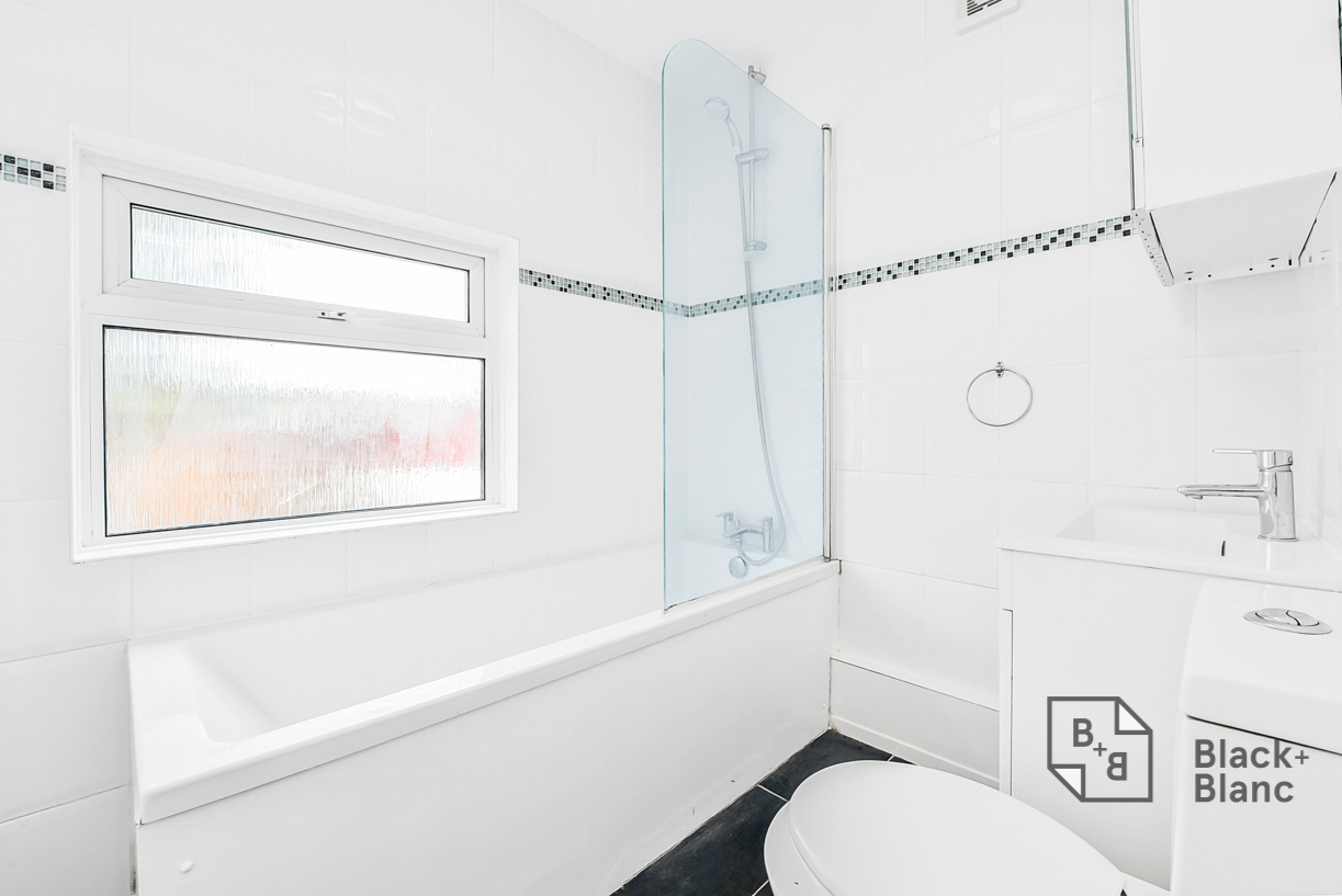 2 bed house to rent in St. Peters Street, South Croydon  - Property Image 5
