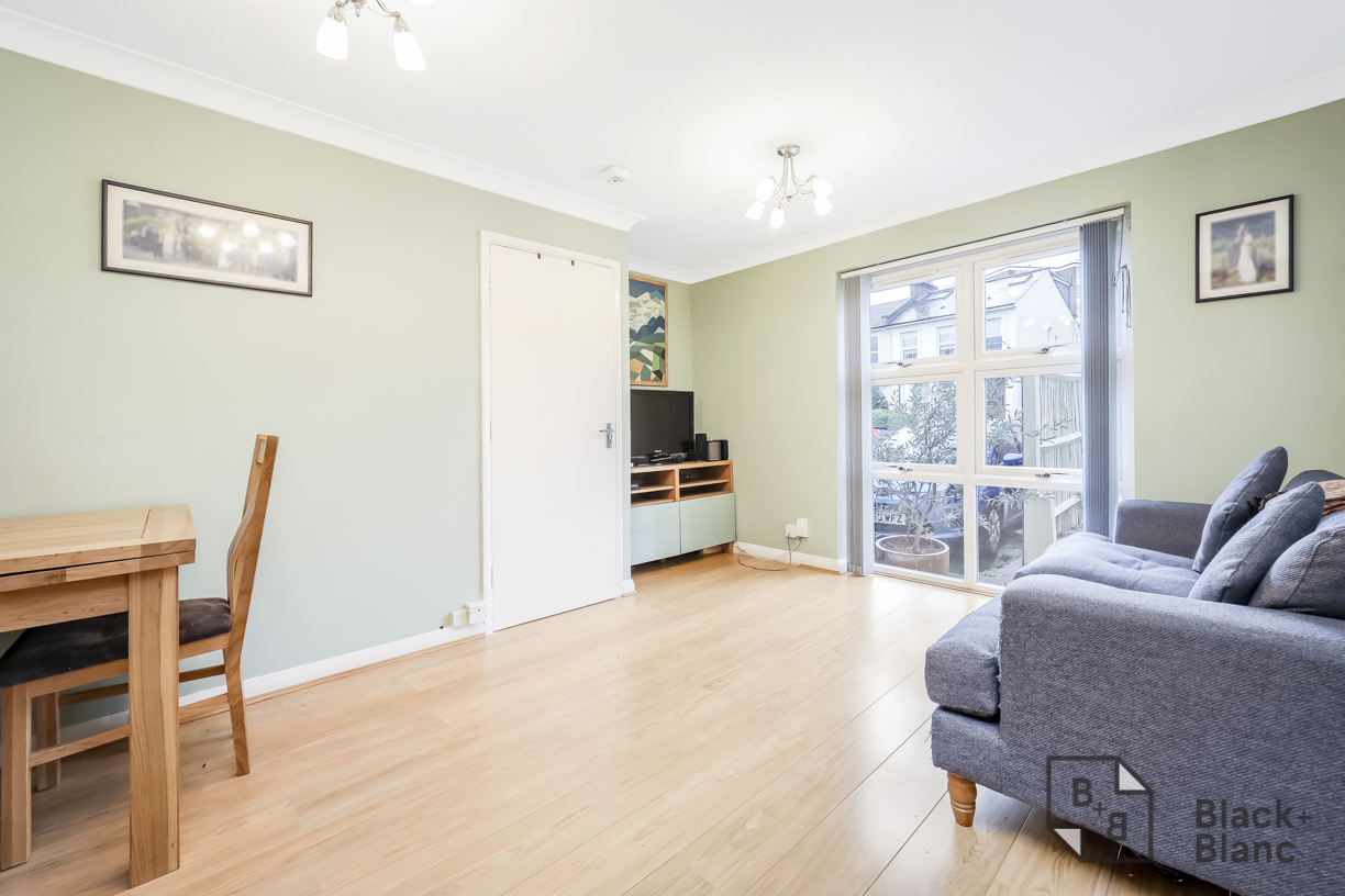 2 bed house for sale in Grant Road, Croydon  - Property Image 3