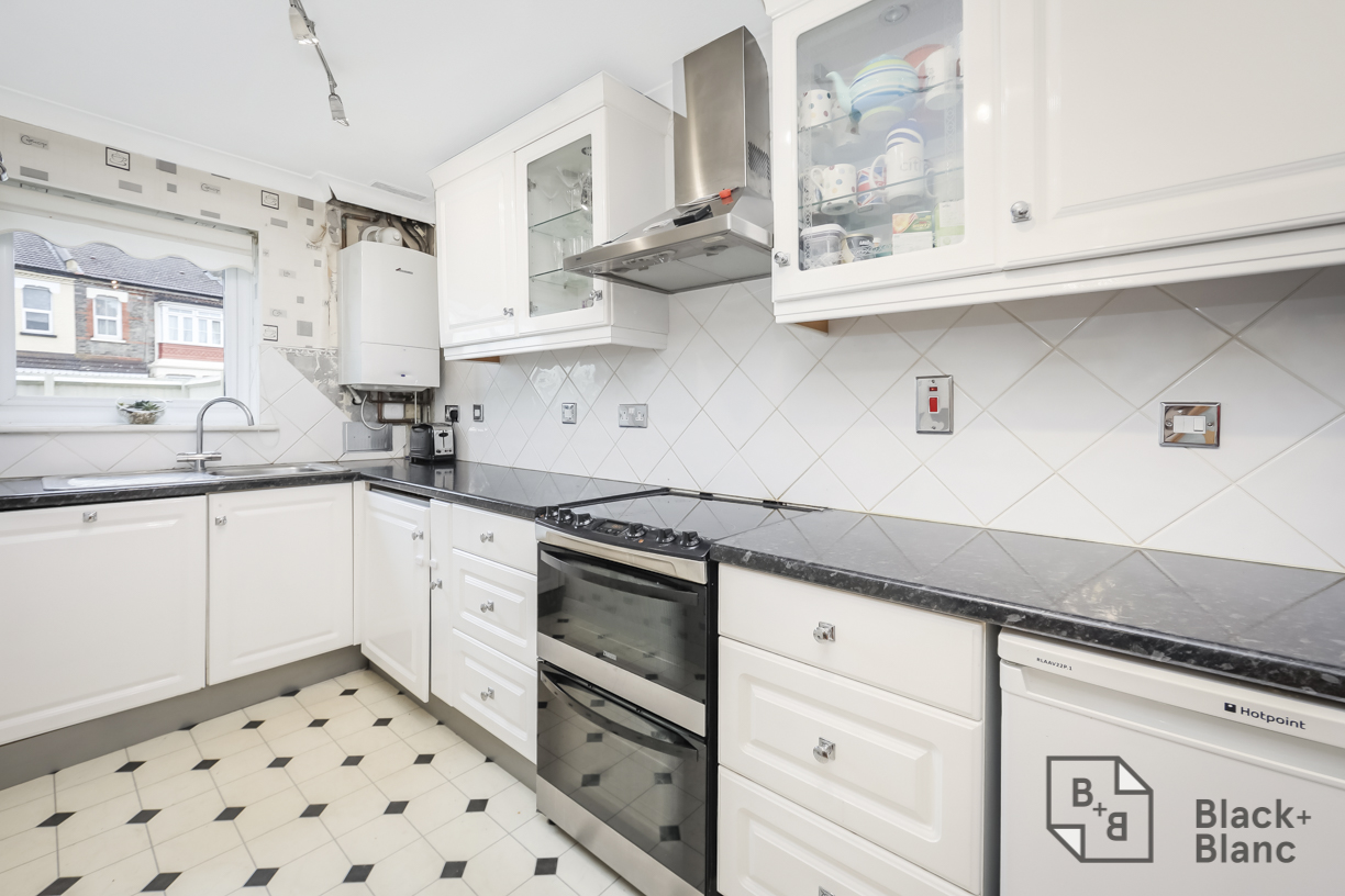 2 bed house for sale in Grant Road, Croydon  - Property Image 4