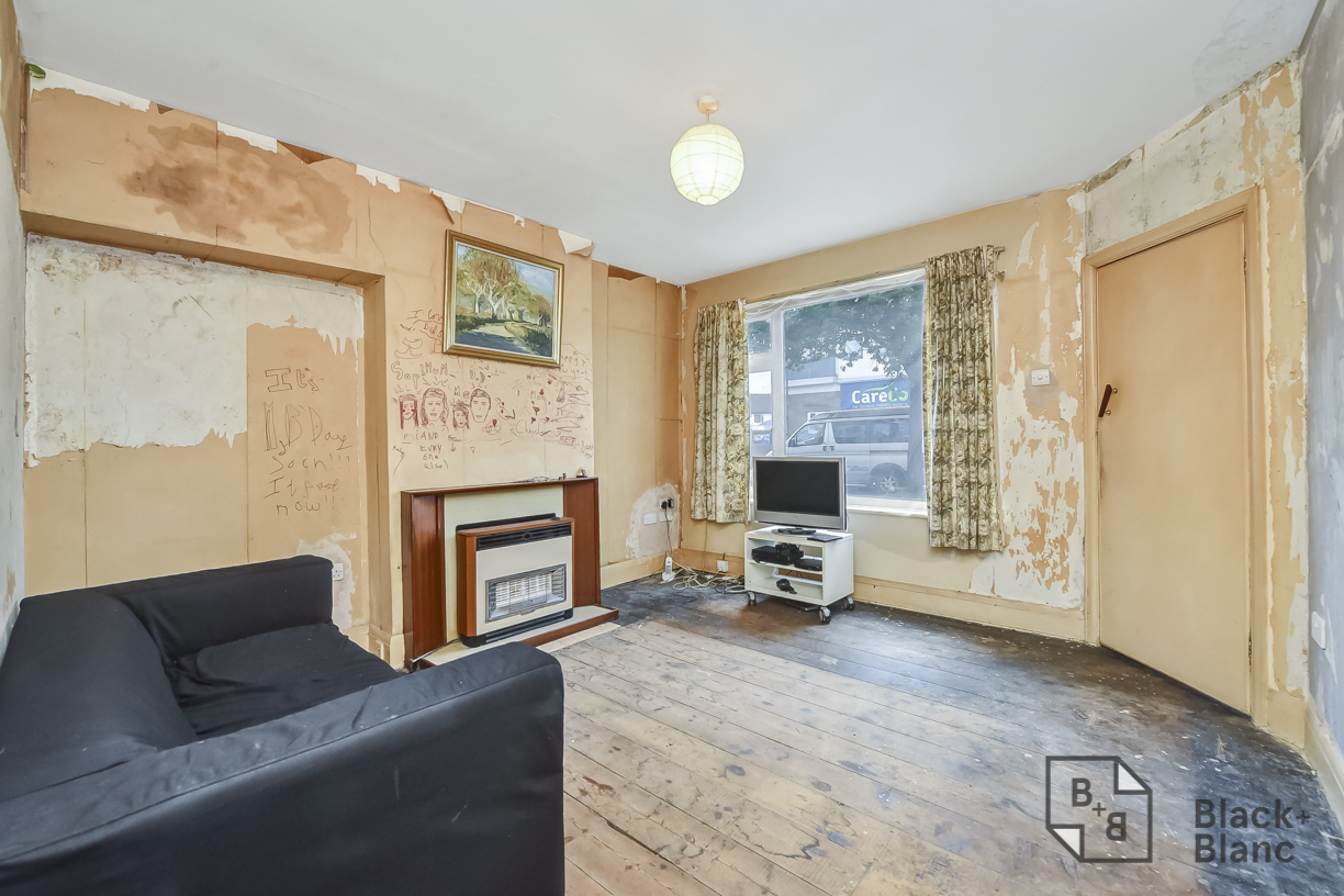 2 bed house for sale in Thornton Road, Croydon  - Property Image 2