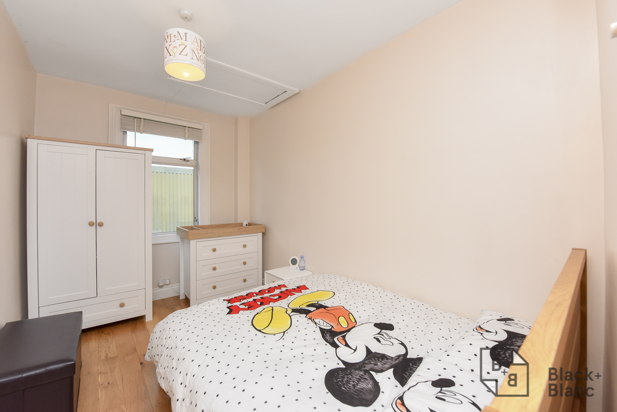 3 bed house for sale in Leslie Grove, Croydon  - Property Image 6