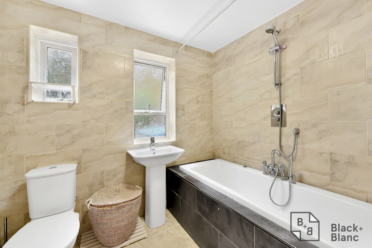 3 bed house for sale in Leslie Grove, Croydon  - Property Image 9