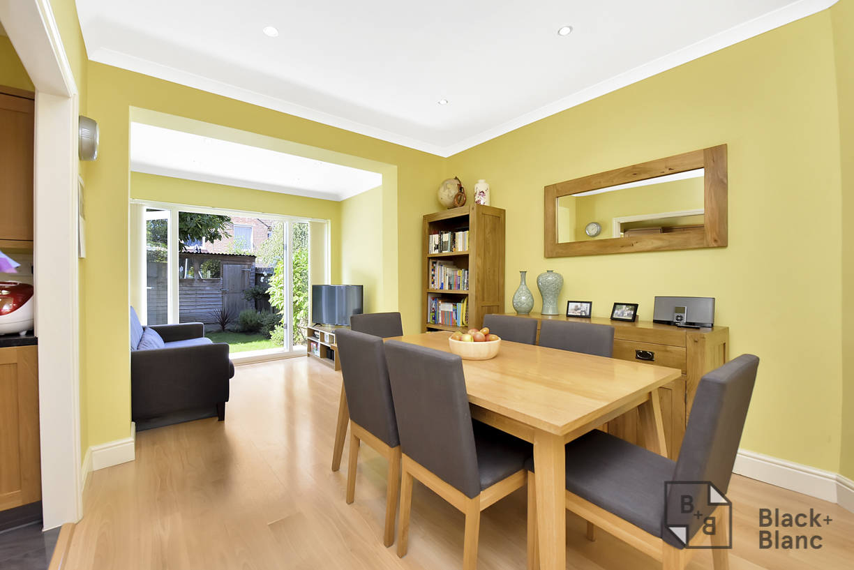 3 bed house for sale in Addiscombe Court Road, Croydon  - Property Image 2