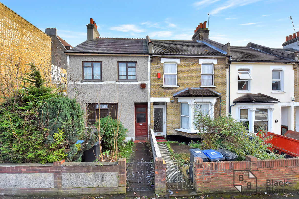 3 bed house for sale in Greenside Road, Croydon - Property Image 1