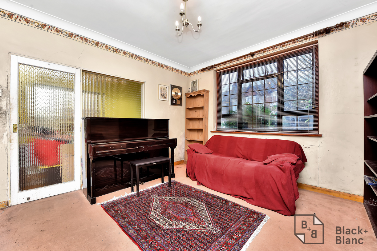 3 bed house for sale in Greenside Road, Croydon  - Property Image 2