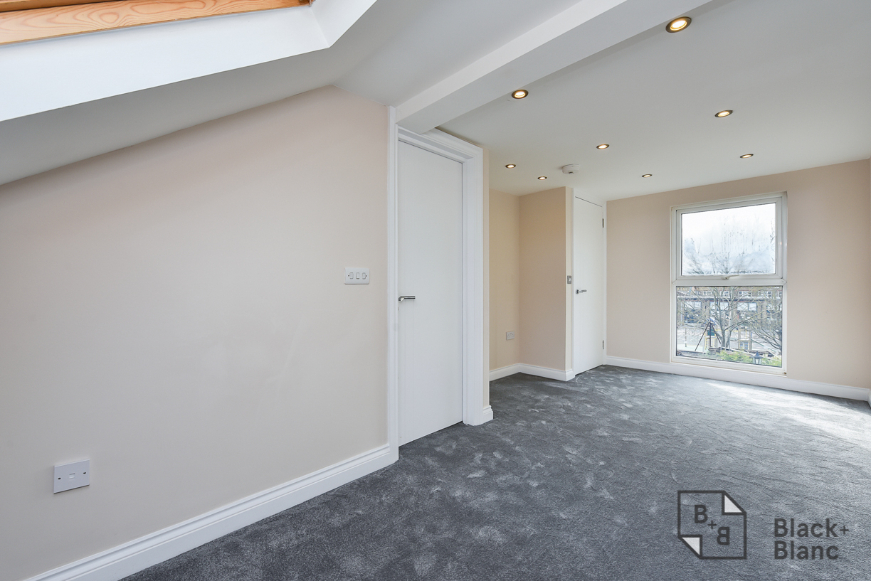 5 bed house for sale in Charnwood Road, London  - Property Image 6